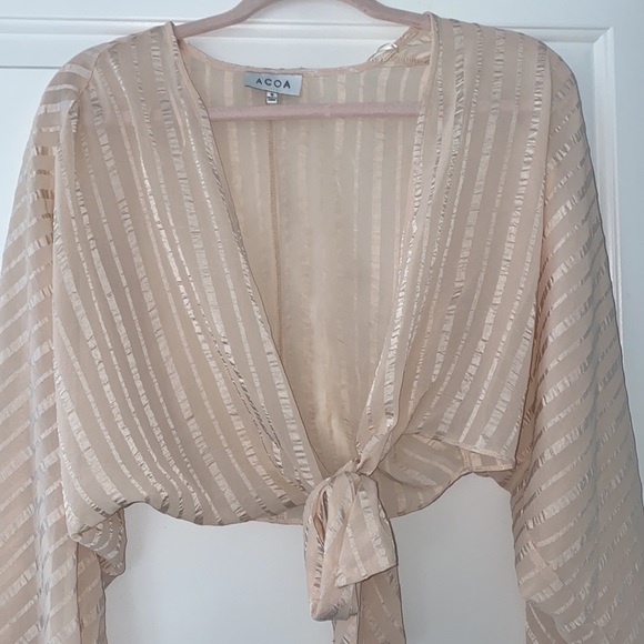 long sleeve crop top with tie in front from vici never worn w matching pants - Picture 2 of 6